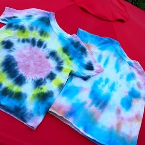 2 Wild Tye Dye T shirts kids Medium Hanes